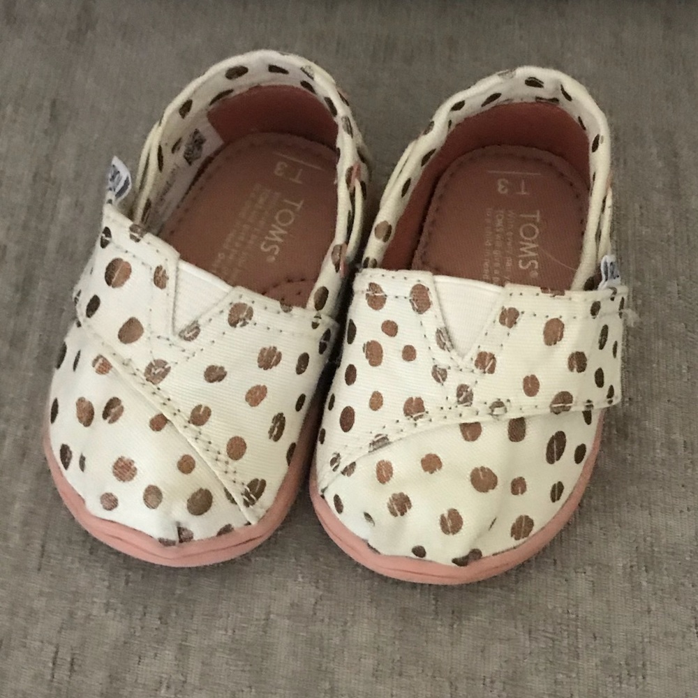 Toms baby shoes